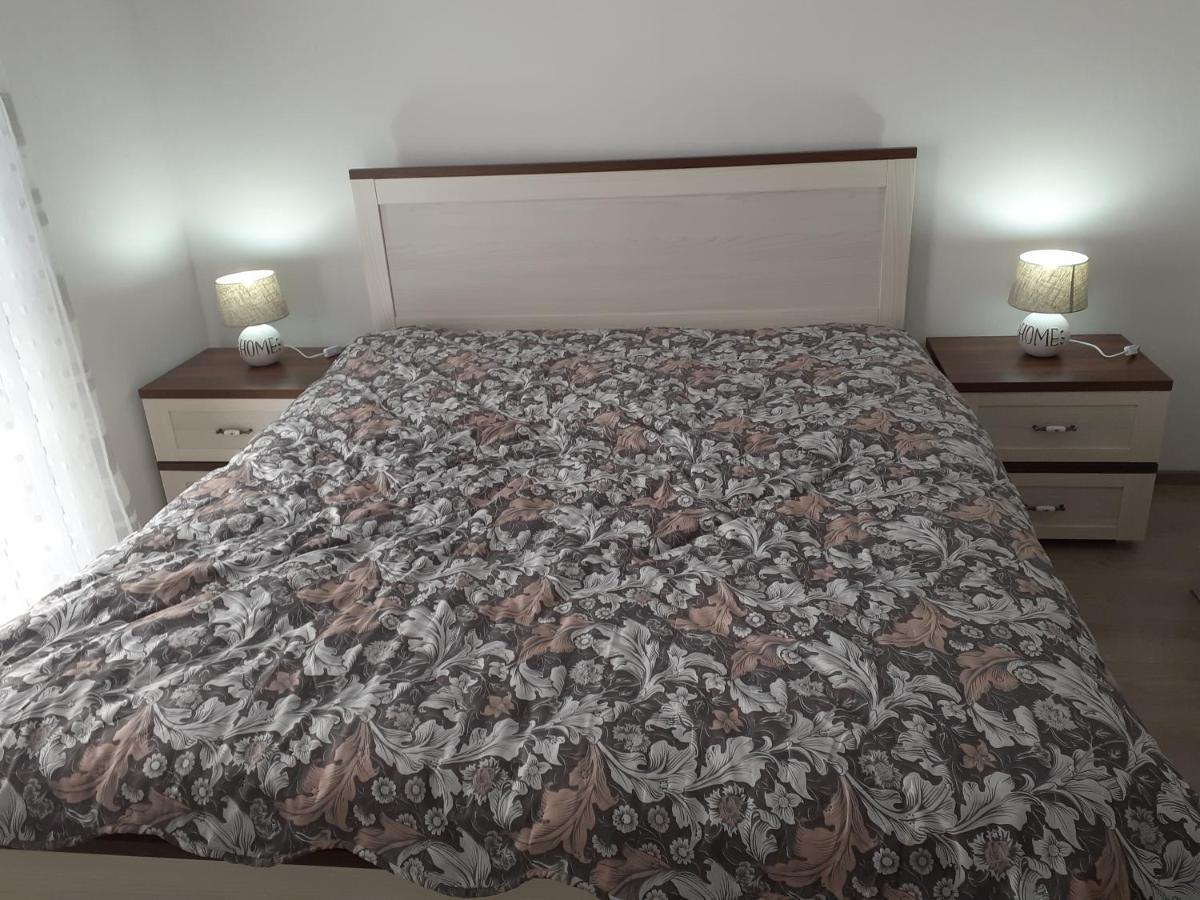 Livezeni  Sara Apartman מראה חיצוני תמונה